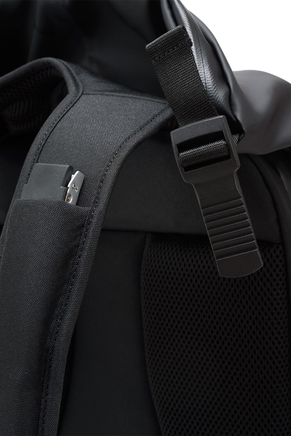 Nile S Obsidian Backpack Black
